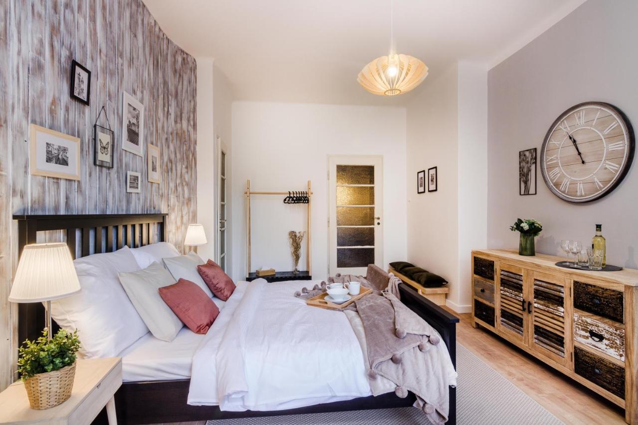 Apt In Prague Charles Bridge 1Km By Michal&Friends Екстериор снимка