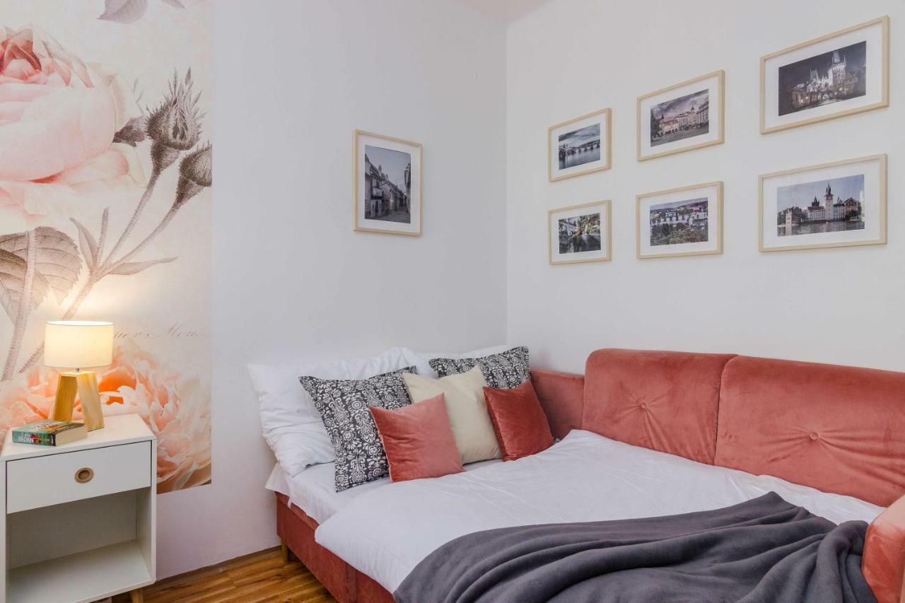Apt In Prague Charles Bridge 1Km By Michal&Friends Екстериор снимка